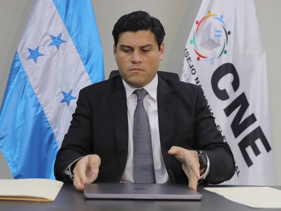 El consejero Electoral del CNE, Marlon Ochoa, durante una rueda de prensa este martes, en Tegucigalpa.