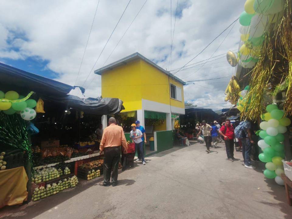 El centro de abasto celebra 45 años de acercar productos del campo a los consumidores y de respaldar a productores y emprendedores.