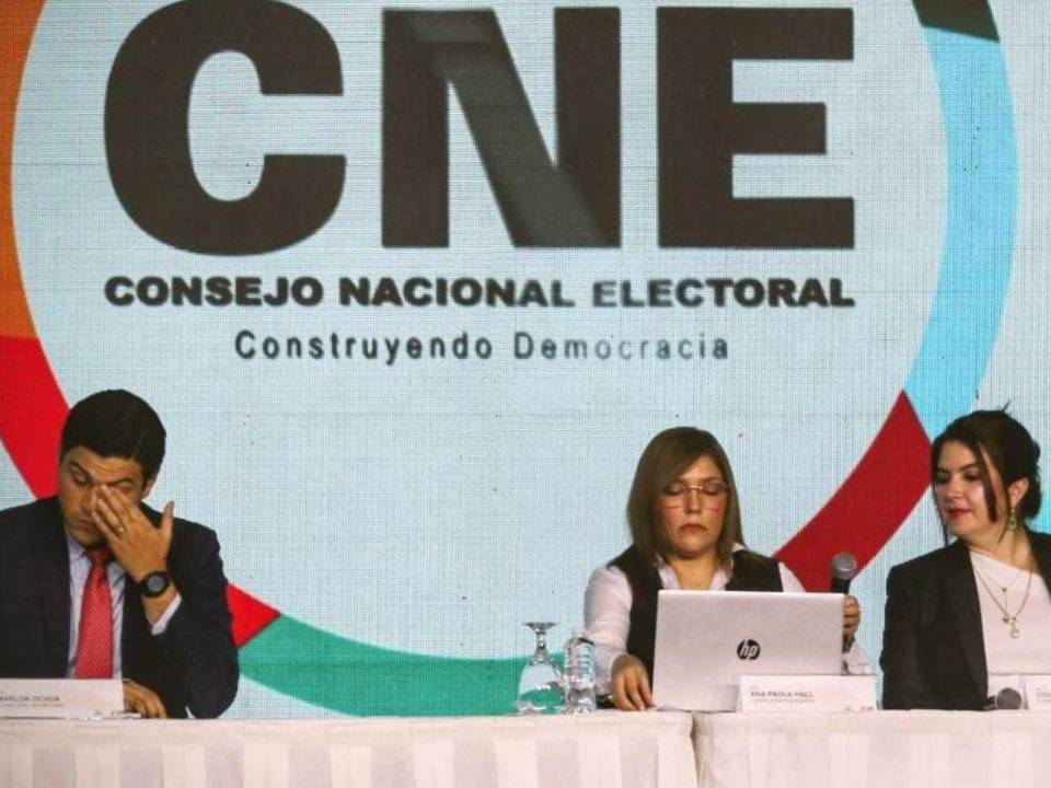 Los consejeros del CNE sostuvieron una reunión la noche de este 16 de diciembre.