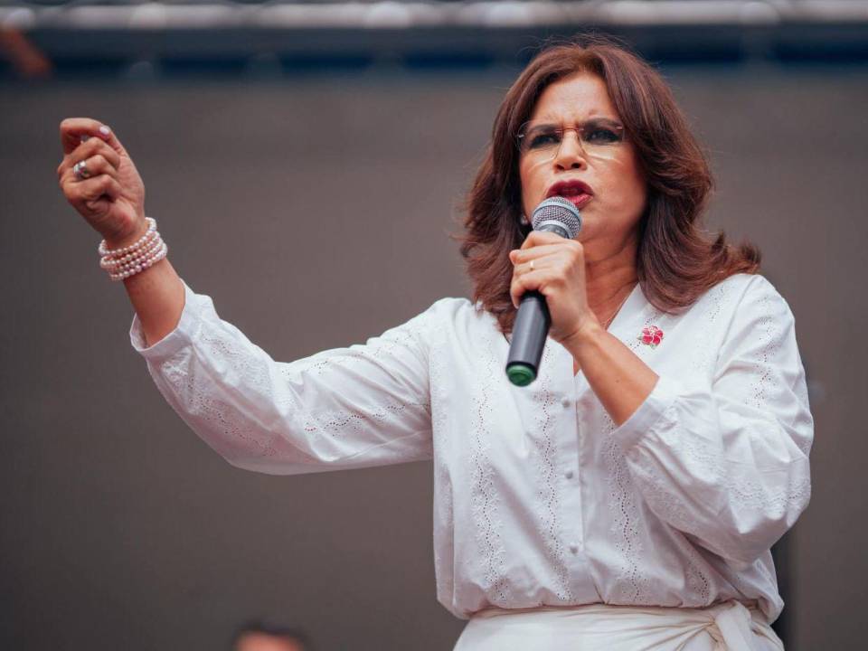 Rixi Moncada dijo que Cossette López debe renunciar luego que Johel Zelaya anunciara la investigación.