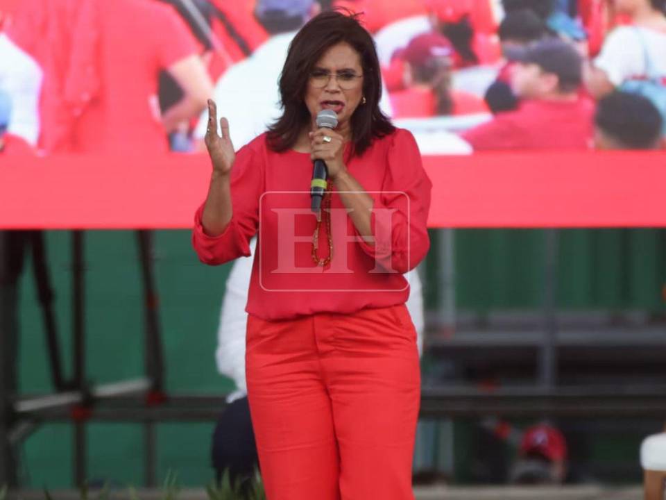 Rixi Moncada aprovechó para enviar un mensaje a los candidatos presidencial del Partido Nacional y Liberal.