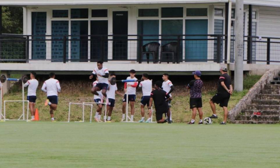 Romell Quioto sorprende y realiza trabajos de pretemporada con el Olimpia de Pedro Troglio