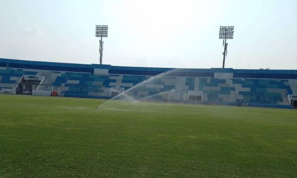 ¿Ya lo vieron?: Así luce el Estadio Nacional tras el segundo corte de su engramillado