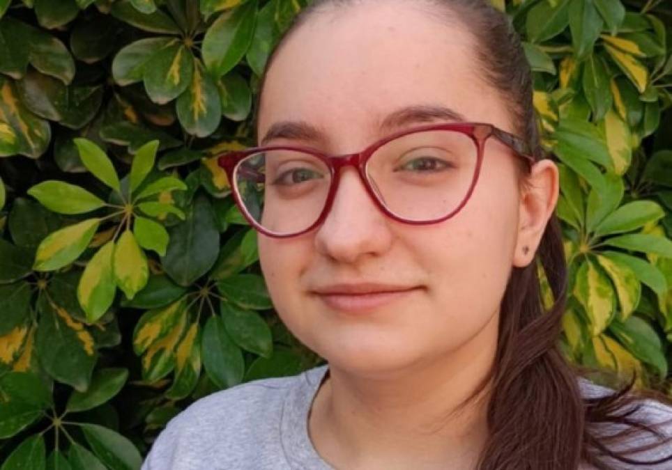 Extraño caso de Verena García, joven que tose cada tres segundos tras padecer covid-19