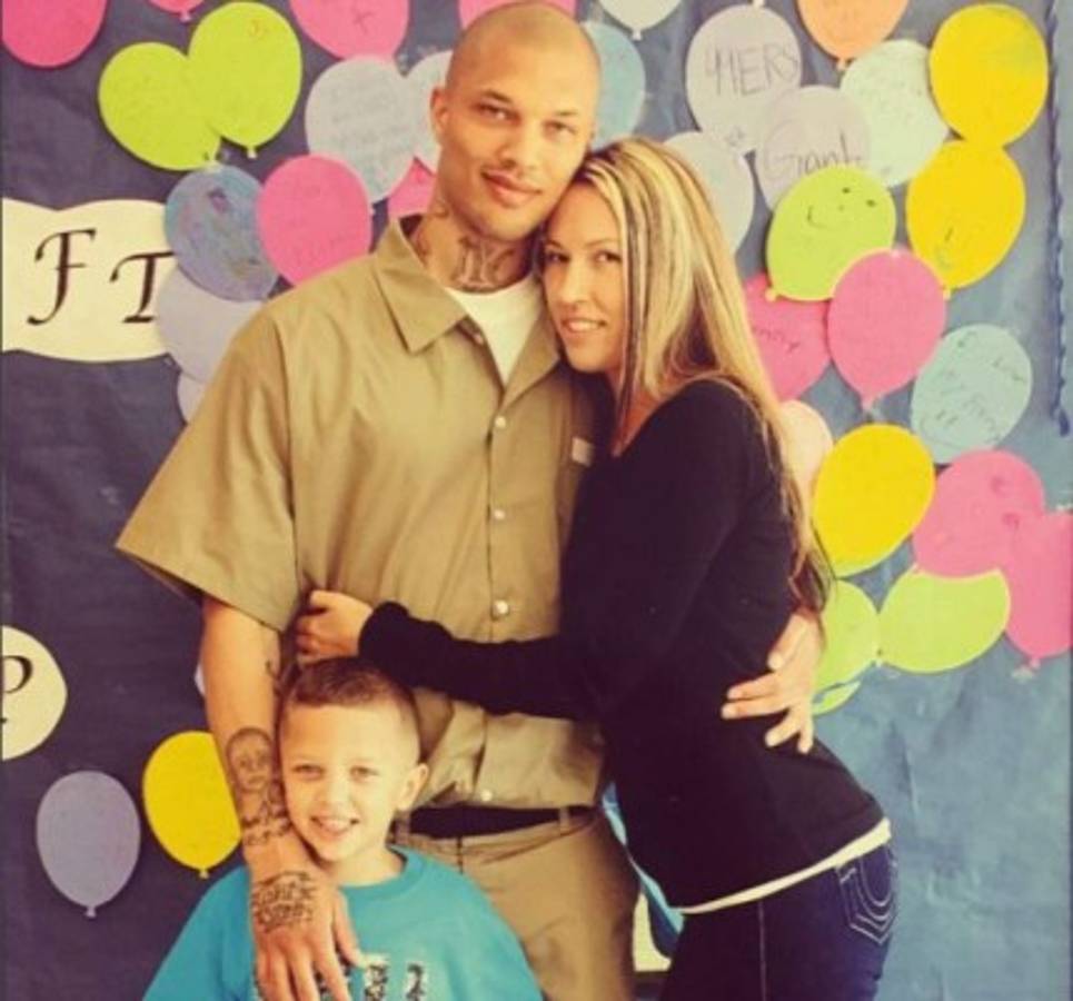 Las fotos íntimas del 'preso más sexy del mundo'