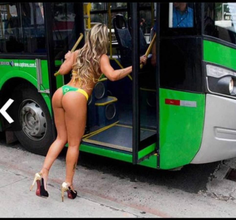Miss Bum Bum pasea muy sensual en autobús