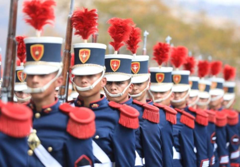 Fotos de la ceremoria de ascensos de 128 oficiales de la Policía Nacional