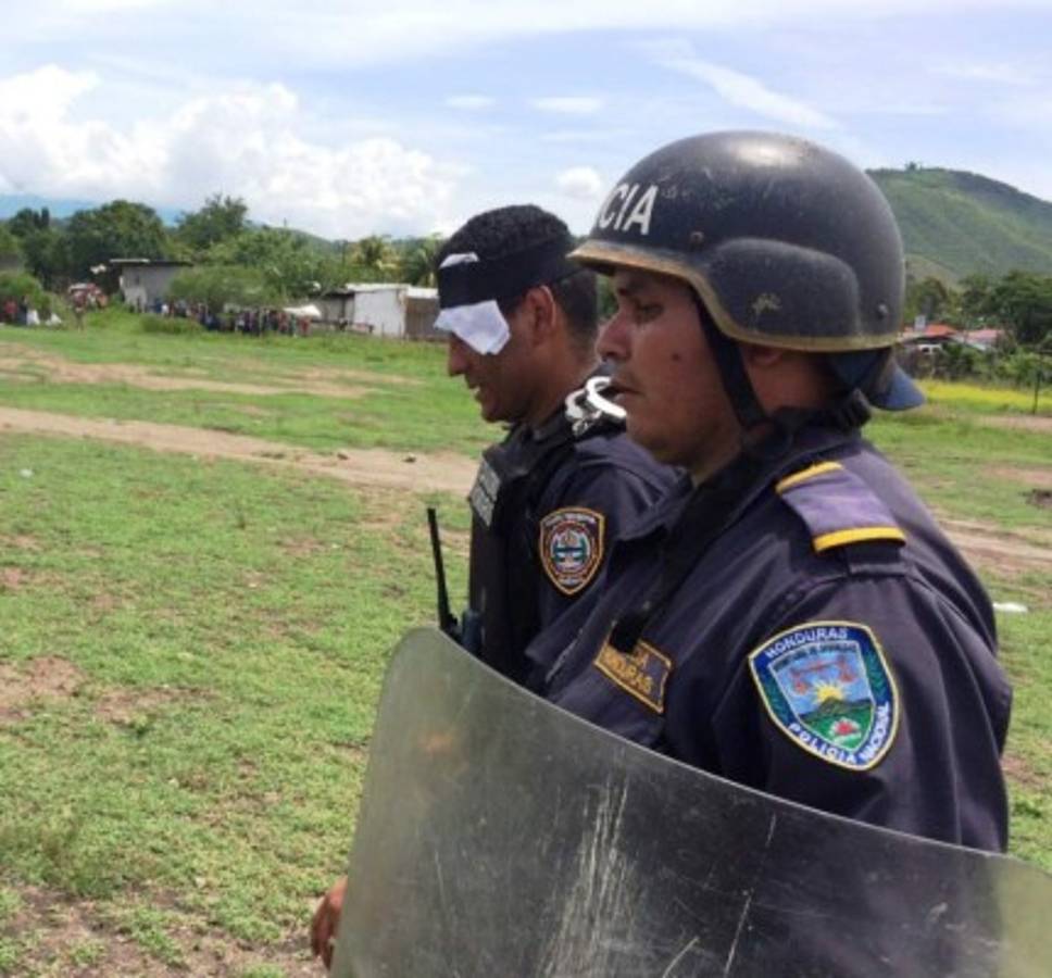 Un menor muerto y varios heridos en desalojo