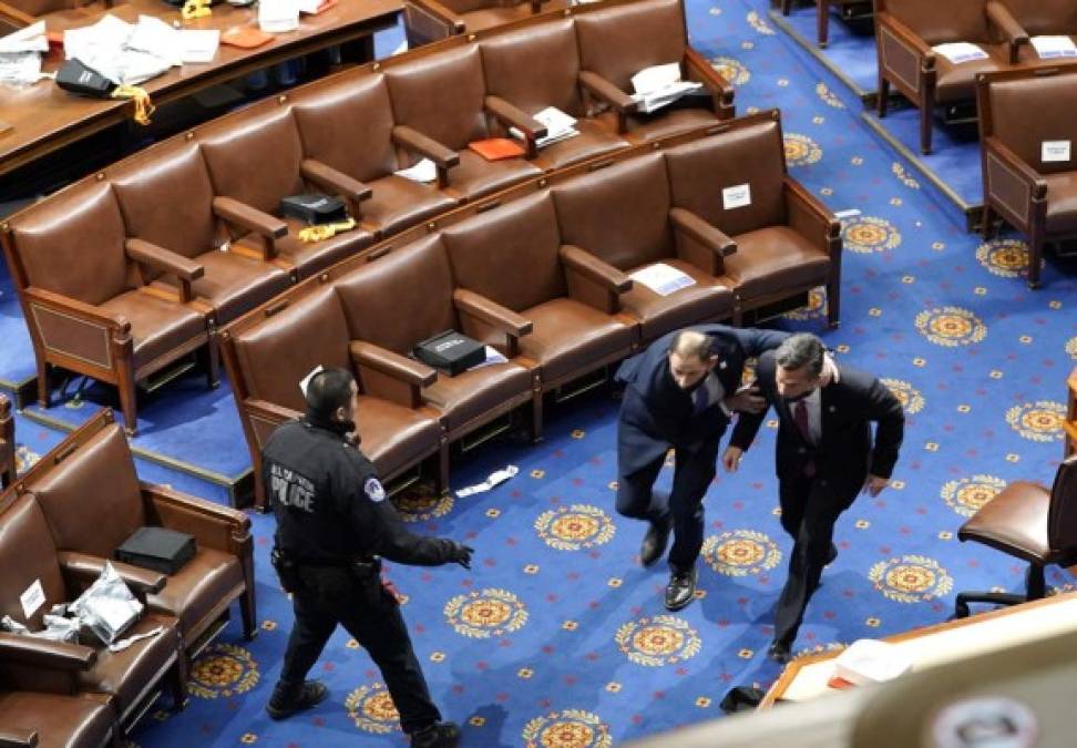 Las imágenes de la violenta invasión en el Capitolio de Estados Unidos