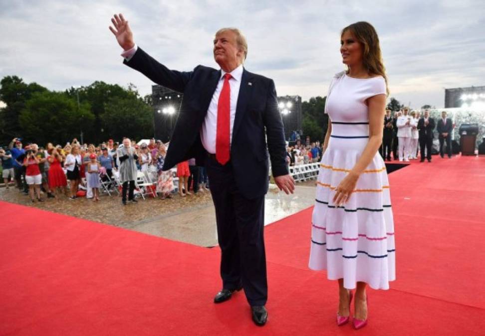 FOTOS: El folclórico vestido de Melania Trump para celebrar el 4 de julio en EE UU