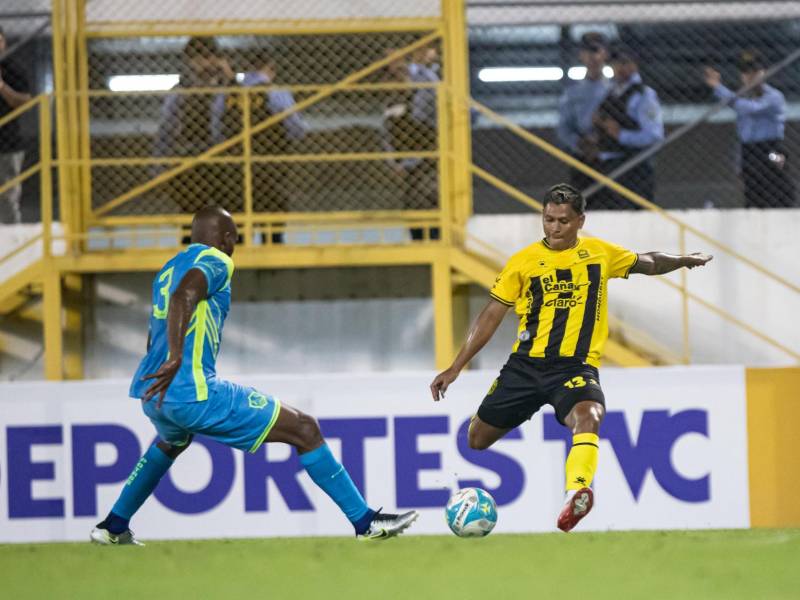 Real España inicia torneo Apertura goleando al Olancho FC en el Morazán