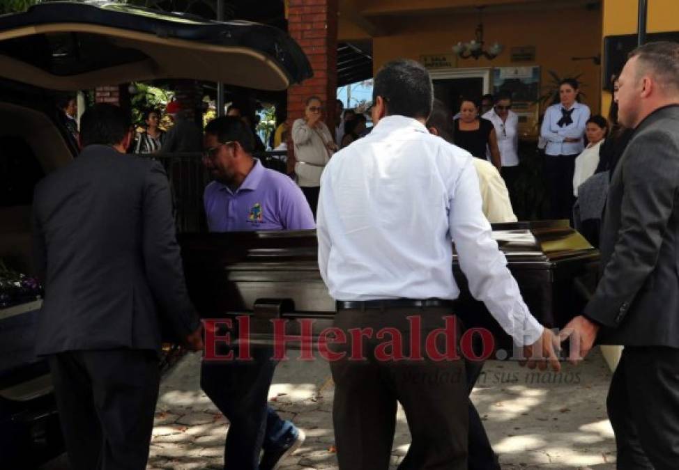 FOTOS: Emotivo adiós a universitario que murió en asalto en la Kennedy