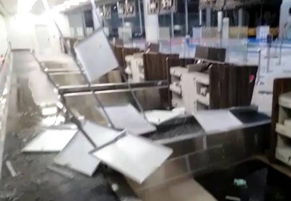Los destrozos provocados por una tormenta en el Aeropuerto Internacional Palmerola (Fotos)
