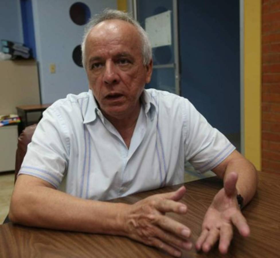 Julio Escoto es un reconocido escritor hondureño y miembro del Tribunal de Honor del partido Libertad y Refundación (Libre, de izquierda).