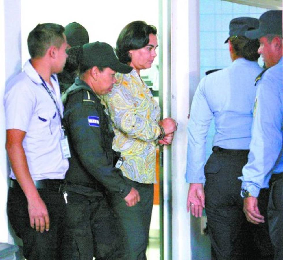 Presa en Támara permanecerá la ex primera dama Rosa Bonilla