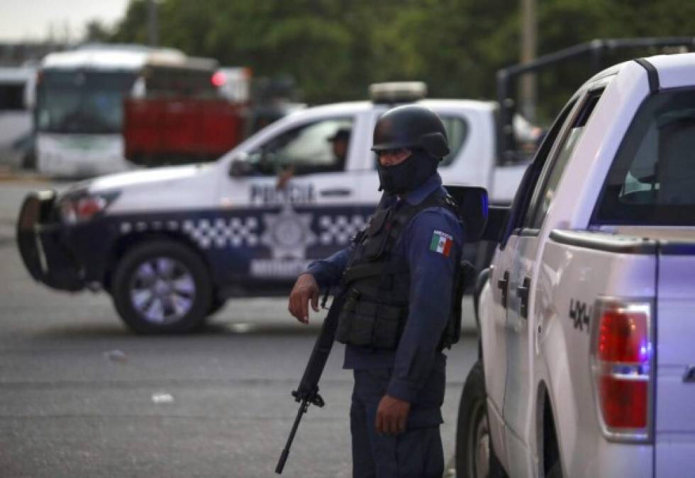 Las fuertes imágenes de la masacre en un bar en México; dejó 28 muertos