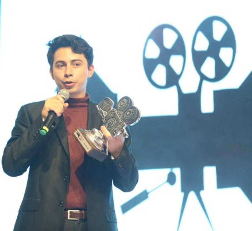 WIlliam Reyes rumbo a Cuba con 'Victoria”