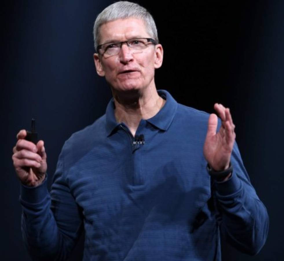 Jefe de Apple dice que está 'orgulloso de ser homosexual'