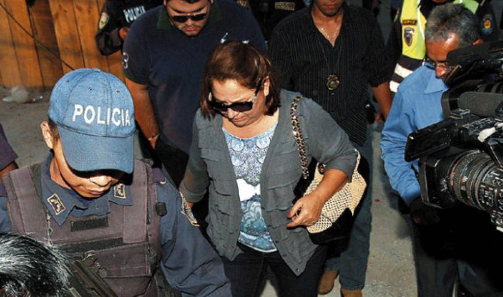 Cuartos de placer, oficina con bar y hasta caballos de lujo: los excéntricos lujos de algunos funcionarios