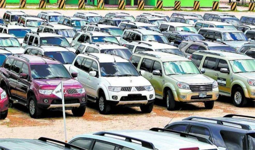 Cuartos de placer, oficina con bar y hasta caballos de lujo: los excéntricos lujos de algunos funcionarios