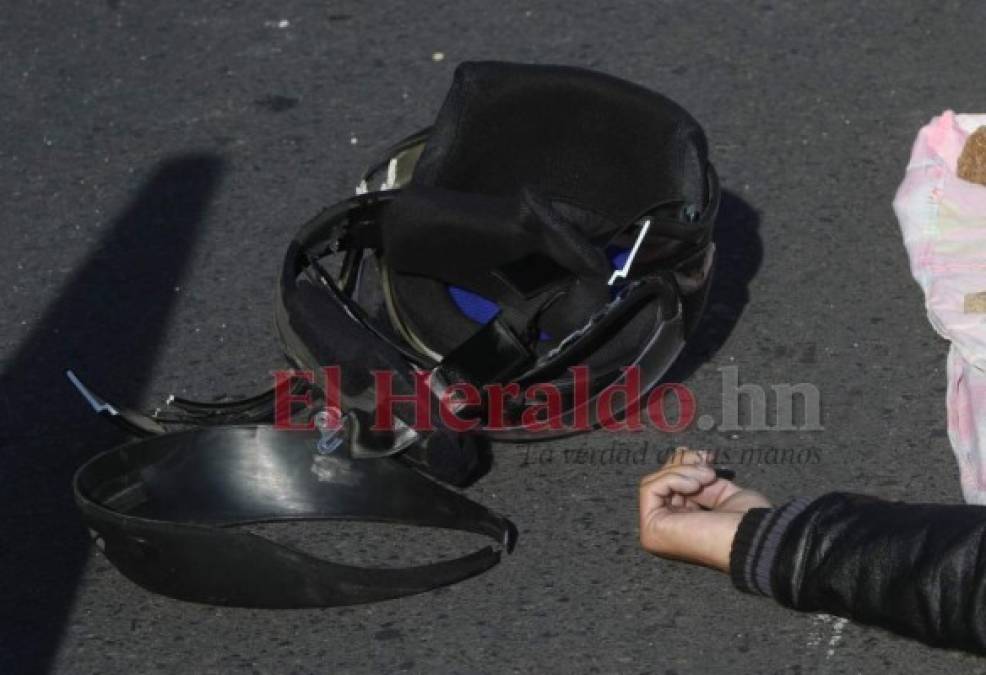 FOTOS: La trágica escena donde murió motociclista que impactó contra un poste