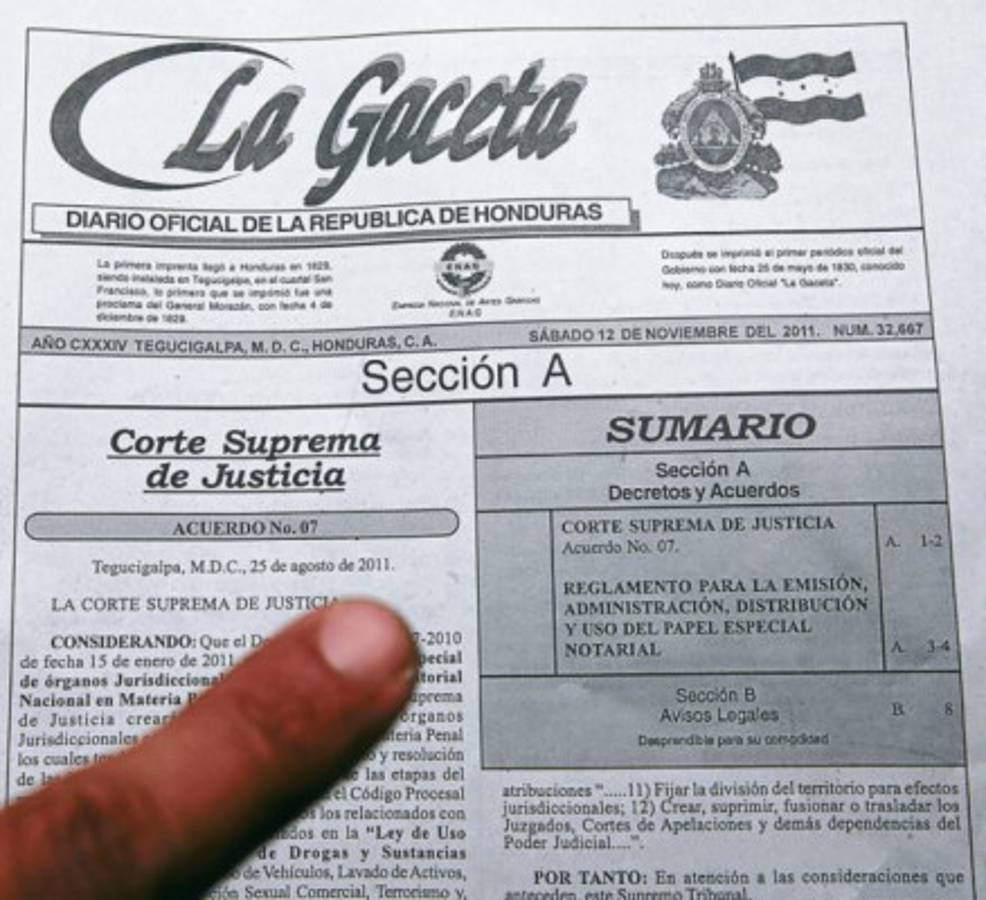 Desechado el papel sellado; en vigencia el papel notarial