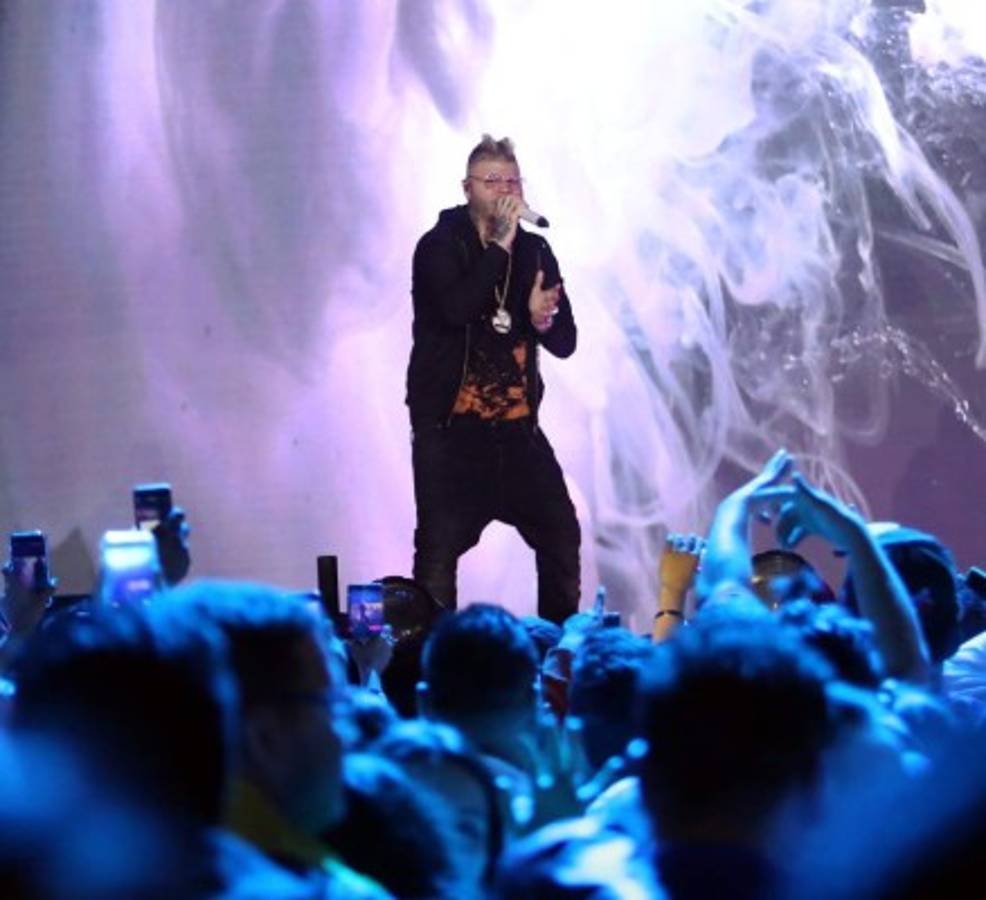 El artista urbano Farruko revela que quiere grabar video en Roatán