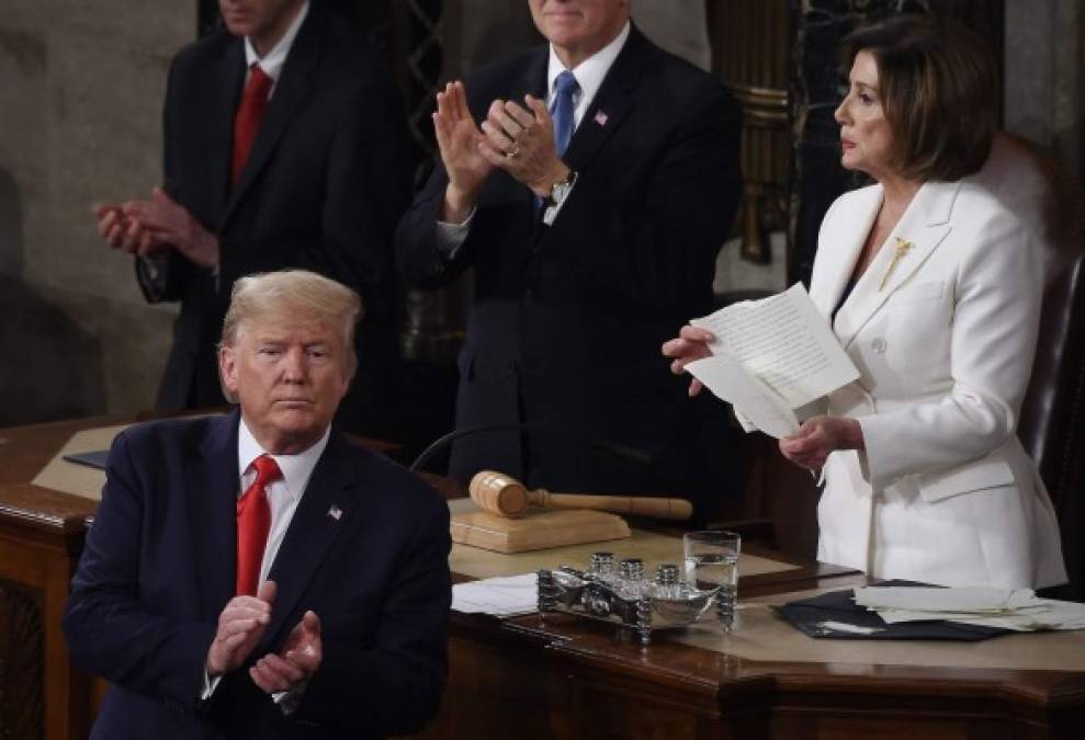 ¡Le devuelve el desplante! Nancy pelosi rompe copia del discurso de Trump