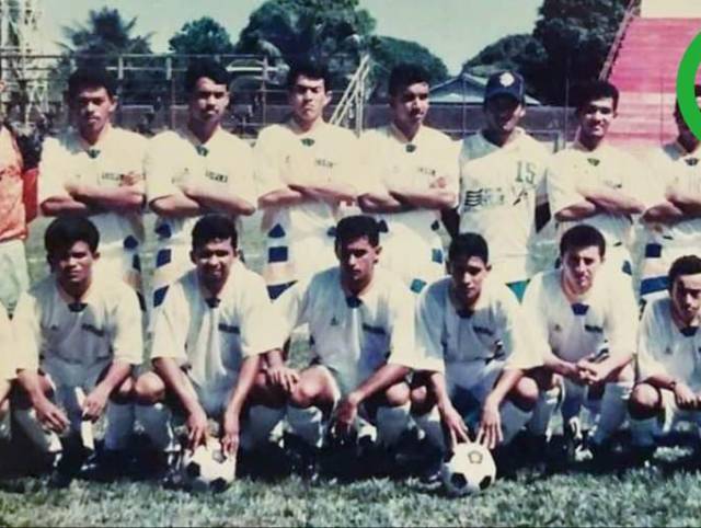 Desde 1995 a 1998, Manfredo Reyes jugó de portero en la selección de la UNAH-CURLA.
