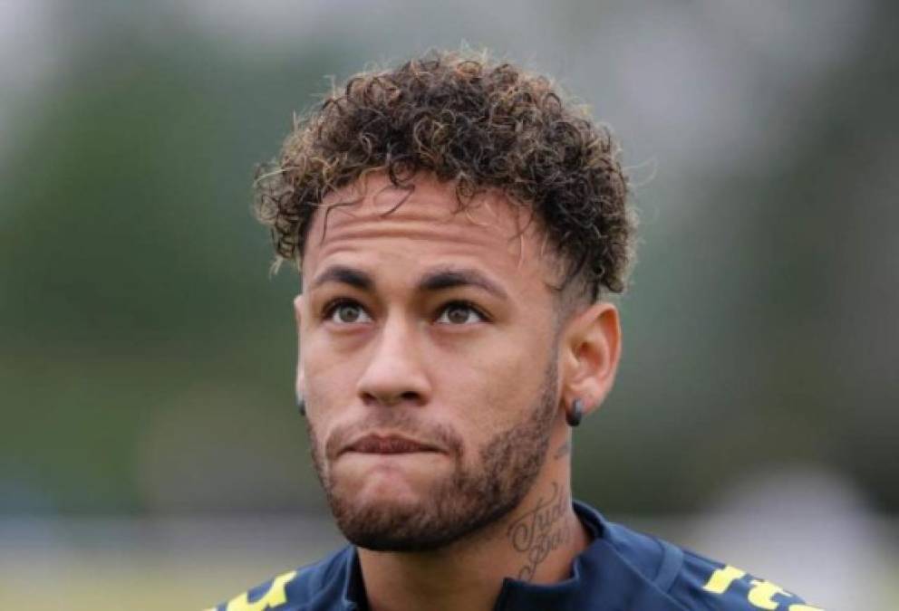 Los descabellados, sorprendentes y locos looks de Neymar