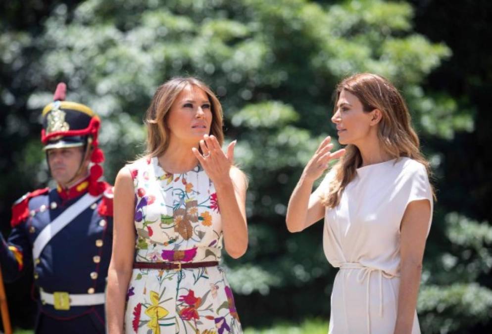 FOTOS: Melania Trump se roba la miradas en cumbre del G-20 por sus coloridos atuendos