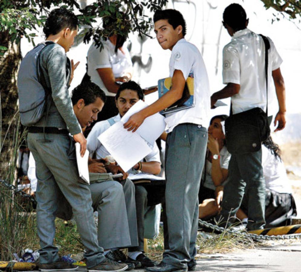 Maestros desafían al gobierno de Honduras