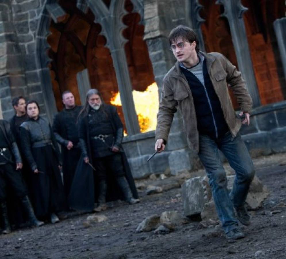 DANIEL RADCLIFFE as Harry Potter in a scene from Warner Bros. Picturesâ?? fantasy adventure â??HARRY POTTER AND THE DEATHLY HALLOWS â?? PART 2,â?? a Warner Bros. Pictures release. Â 