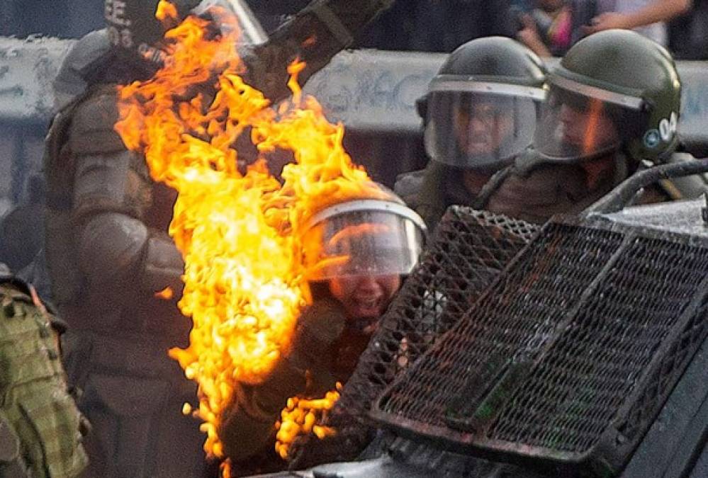 FOTOS: Destrucción y saqueos en Chile a 20 días de protestas violentas