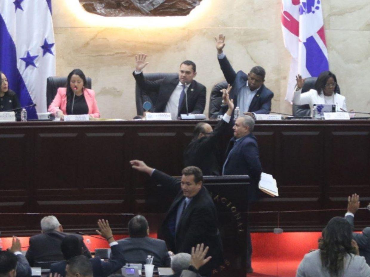CN aprueba reformas al Presupuesto 2026 para potenciar conectividad escolar, industria militar y eliminar plazas fantasmas