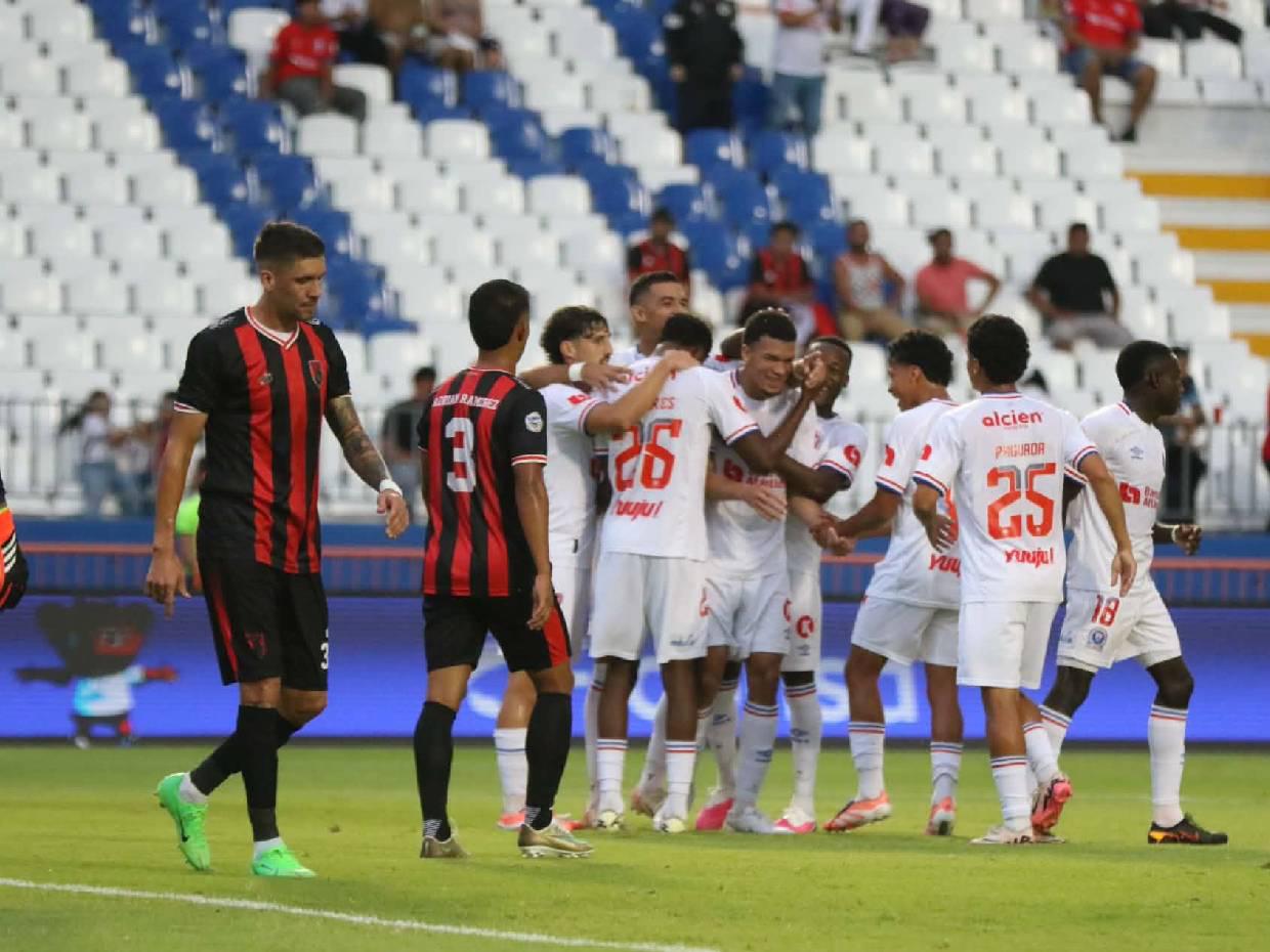 Olimpia vapulea al Independiente con la banca y sigue al acecho de la cima de Liga Nacional
